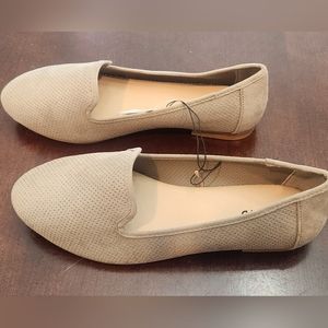 NWT Perforated Loafers Tan Beige